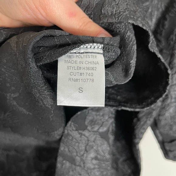 Black Elegant Textured Top With Pearls Women's Events Casual Size S NWOT - Picture 13 of 14